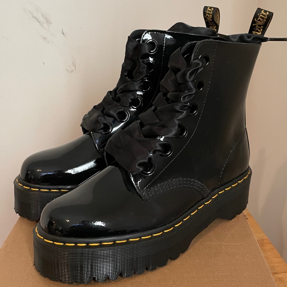Dr. Martens BNIB Molly Boots Black Patent Lamper UK9 OG Box